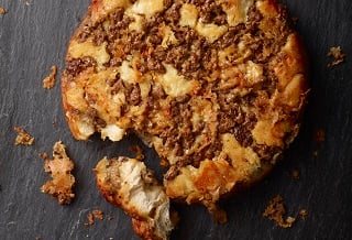 Cheesy garlic and herbed lamb pull-apart bread